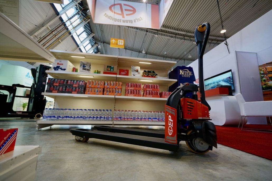 NIKE COLOMBIANA | Equipos básicos para la logística en bodegas