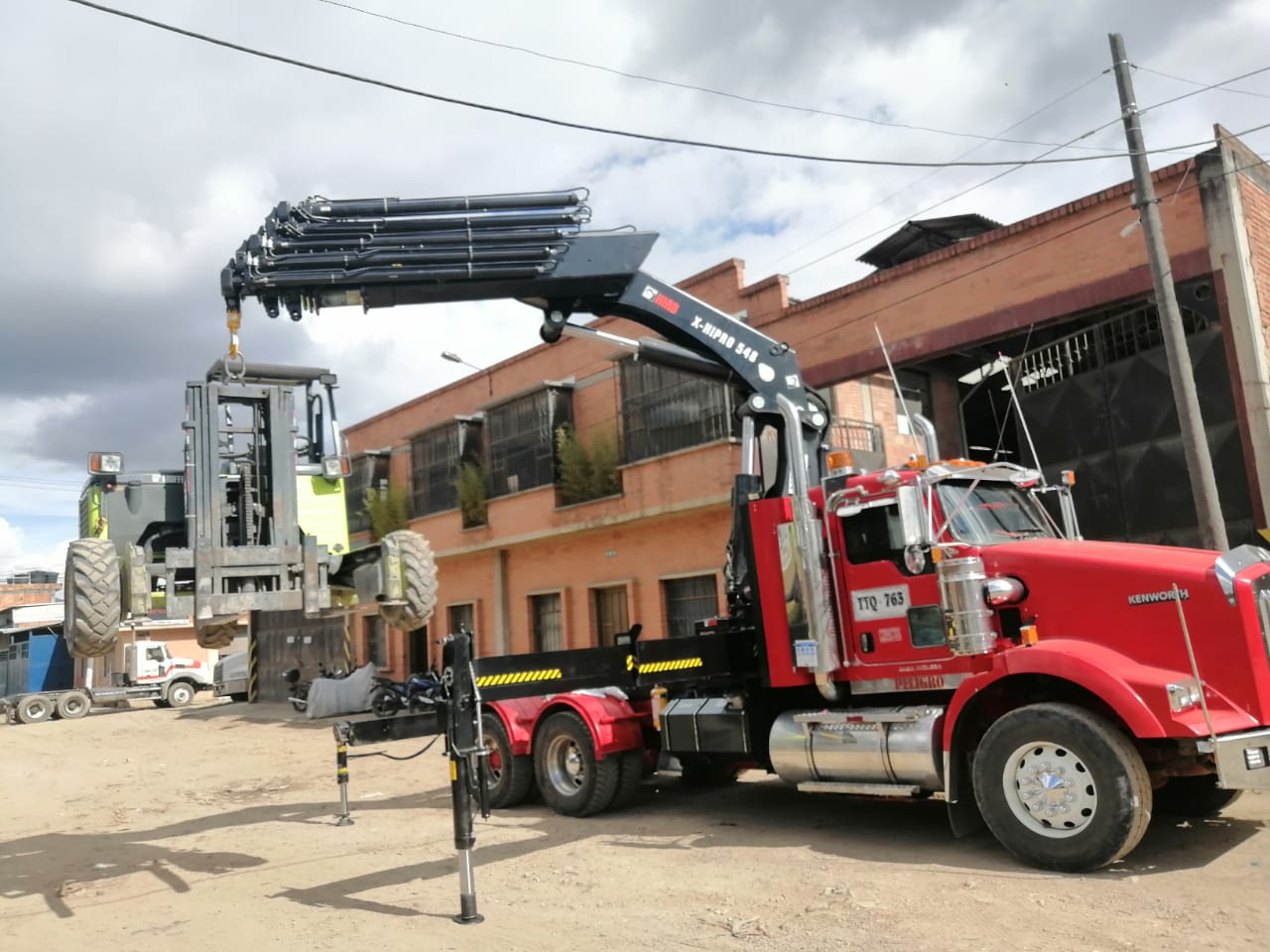 Cilindro hidráulico abatible al por mayor para fábrica y proveedor de grúas  montadas en camión