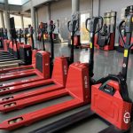 NIKE COLOMBIANA | ¿Cómo prevenir los riesgos más comunes al usar estibadores eléctricos?